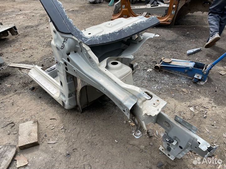 Четверть передняя правая Renault Kaptur