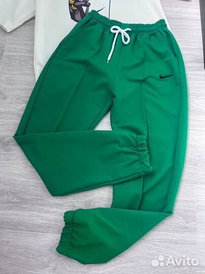 Женский спортивный костюм 42 44 новый