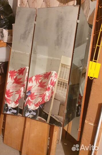 Зеркало (от трюмо)