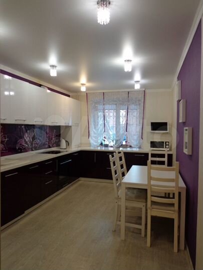 2-к. квартира, 73 м², 1/10 эт.