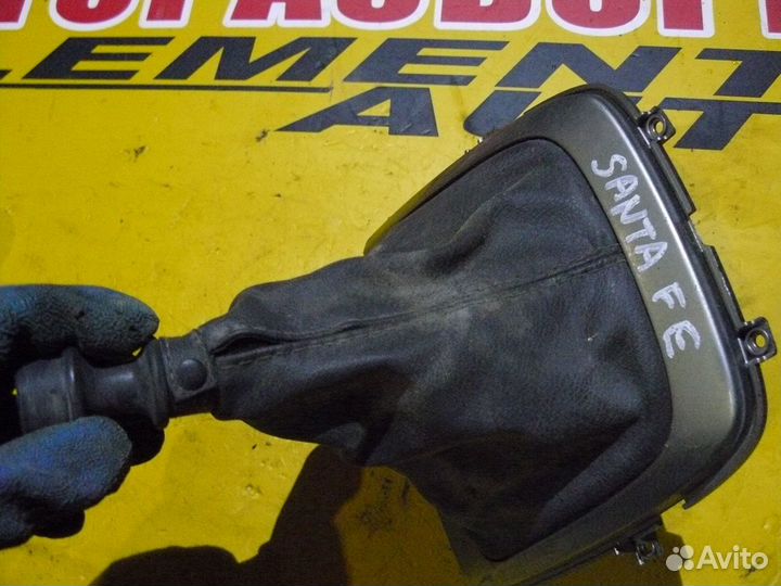 Кожух с ручкой кпп для Hyundai Santa Fe CM