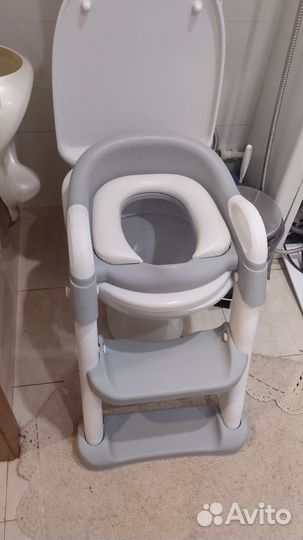 Сиденье на унитаз со ступеньками