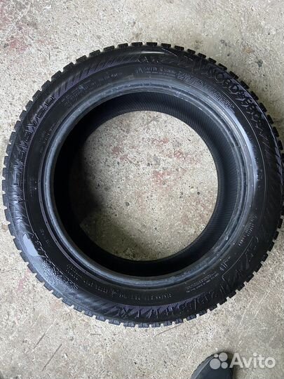 Gislaved Nord Frost 200 215/55 R17 98T