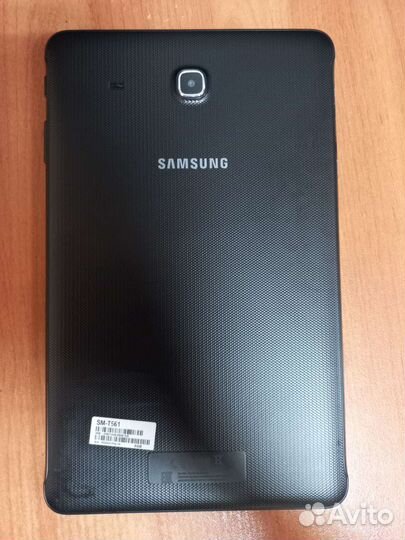 Планшет Samsung Galaxy Tab E SM-T561