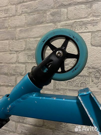 Трюковой самокат Limit LMT 60