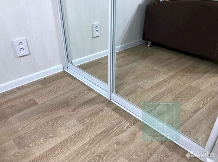 Белый шкаф