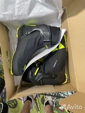 Лыжные ботинки fischer carbon skate 22-23