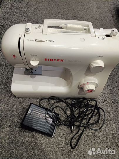 Швейная машинка singer
