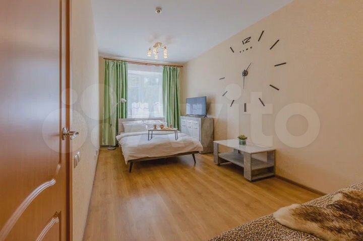 1-к. квартира, 42 м², 1/3 эт.