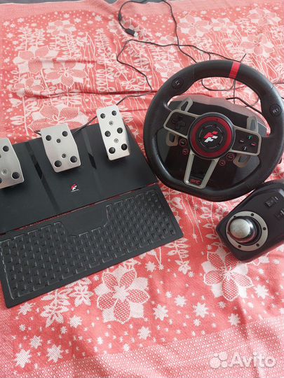 Игровой руль 900 градусов с кпп 3 педали