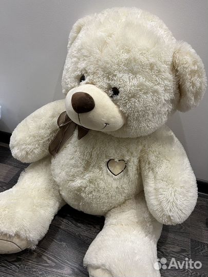 Большой мягкий медведь