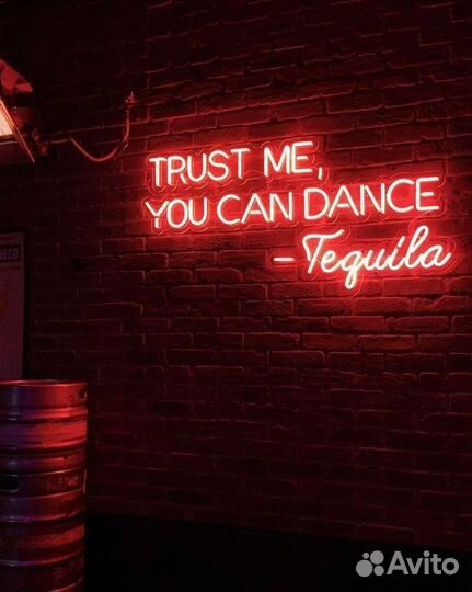 Неоновая вывеска / Световые буквы