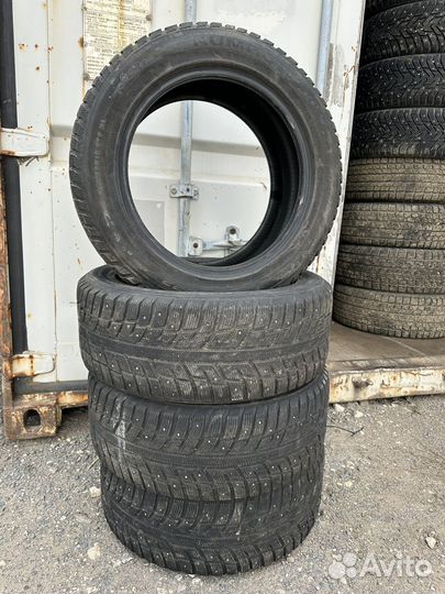 Kumho I'Zen KW22 215/55 R16