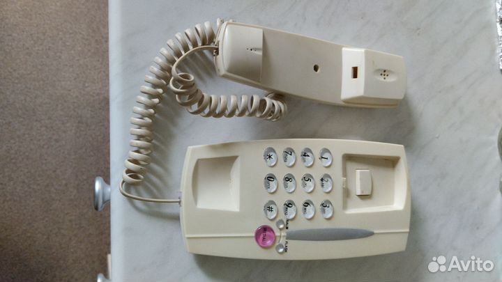 Кнопочный телефон