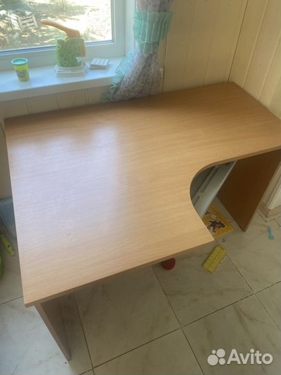 Стол офисный