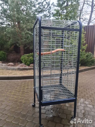 Клетка для крупного попугая