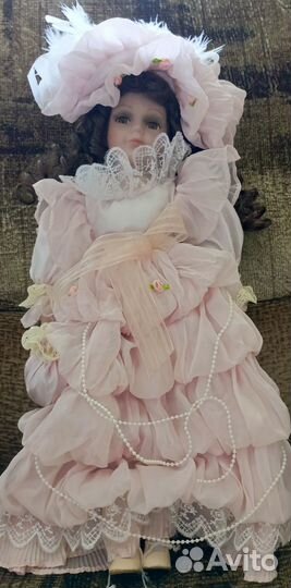 Продам куклу фарфоровую Angel Collection