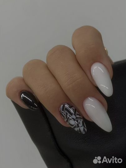 Маникюр/педикюр