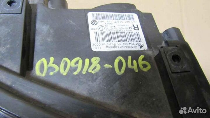 Фара правая, Volkswagen Transporter T5 2011