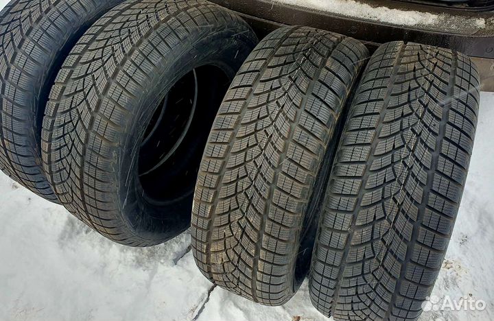 Goodyear UltraGrip Ice SUV 285/60 R18