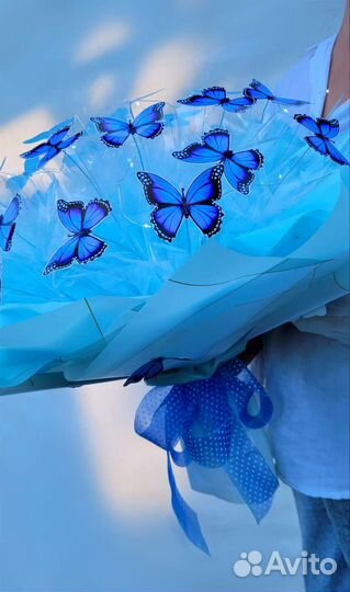 Светящиеся букеты из 27 бабочек