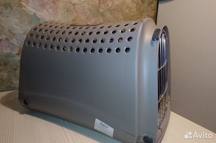 Переноска для кошек пластиковая