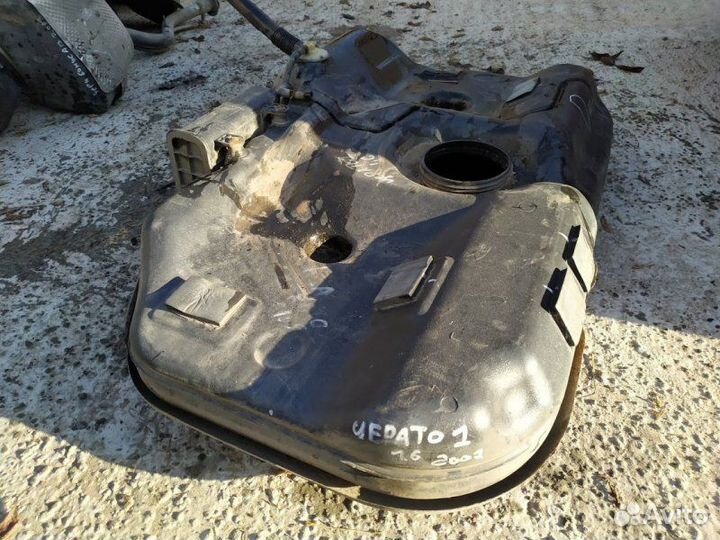 Топливный бак Kia Cerato LD 1.6 G4ED 2006