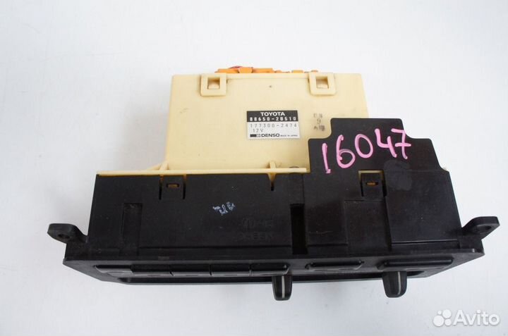 Блок управления климат-контролем Toyota Caldina