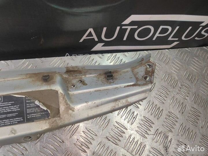 Верхняя рамка телевизора Renault Megane 1 1.6