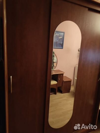 Шкаф купе с зеркалом