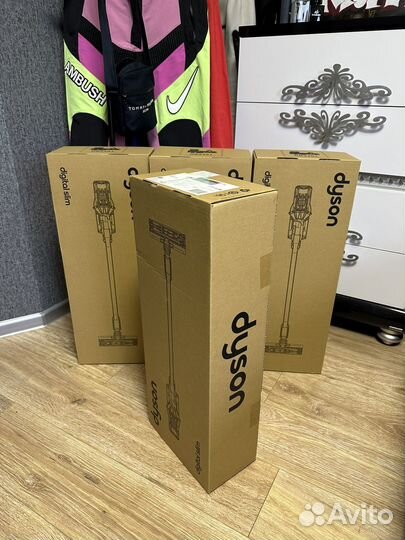 Пылесос Dyson V10 digital slim sv18