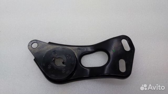 Кронштейн подрамника передний правый Hyundai