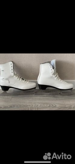 Коньки фигурные женские 41 размера