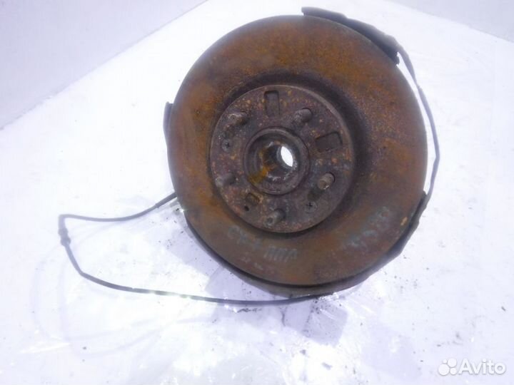 Кулак передний правый L20633020A