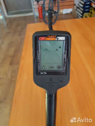 Металлоискатель Quest X5