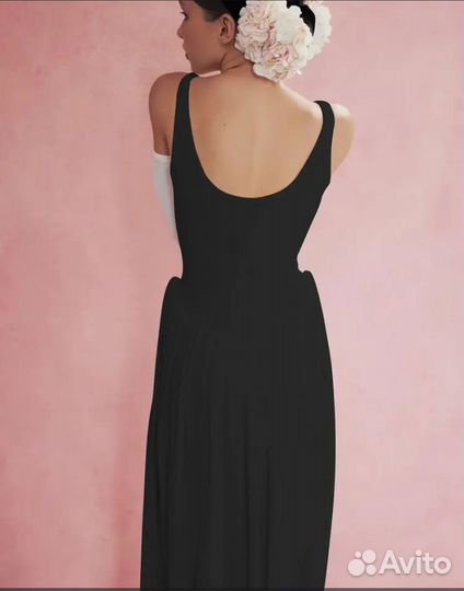 Новое облегающее платье с высоким разрезом 42р