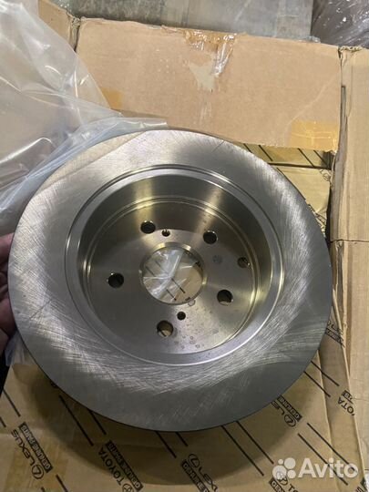 Диск тормозной задний toyota 4243142060 (оригинал)