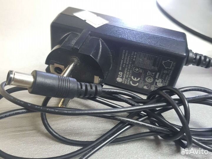 Отличный от других Монитор 22