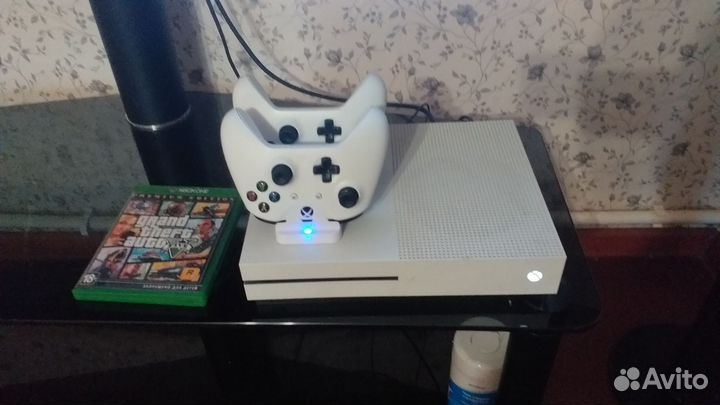 Xbox One s 1tb с играми