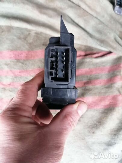 Блок управления стеклоподъемником вольво V70 Xc70