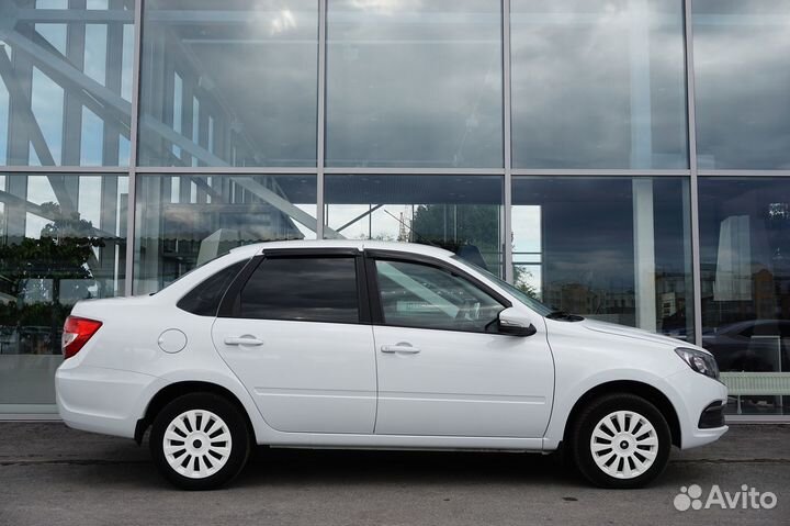 LADA Granta 1.6 МТ, 2022, 5 600 км