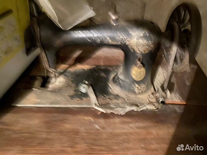 Швейная машина зингер