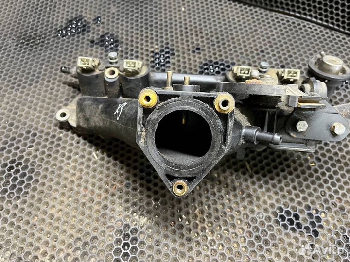 Впускной коллектор Citroen Xsara