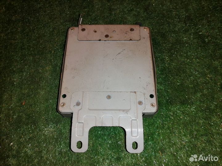 Блок управления АКПП MD761689 Mitsubishi Mirage CJ