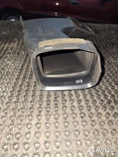 Дефлектор воздушный передний левый Toyota Caldina