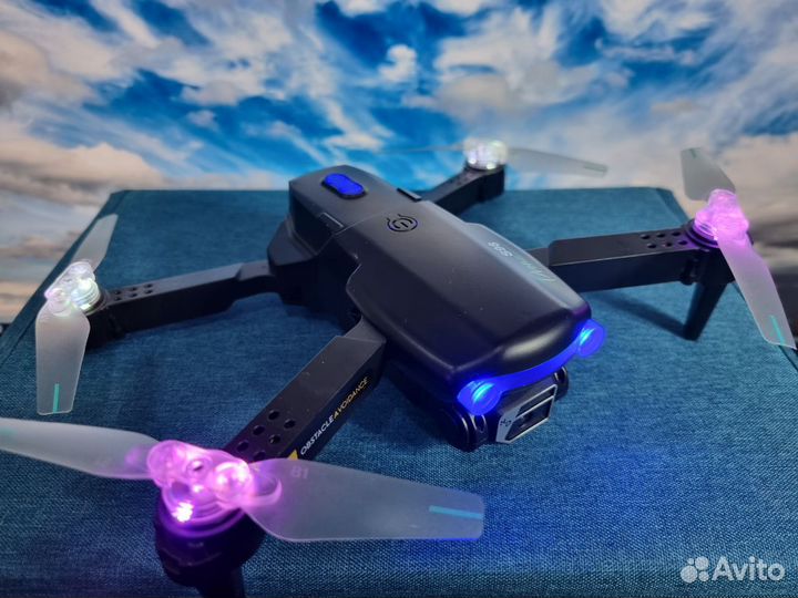 Квадрокоптер с HD камерами и датчиками препятствий