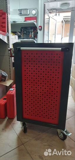 Тумба инструментальная 5-и полочная 101 предмет