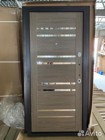 Дверь входная металлическая