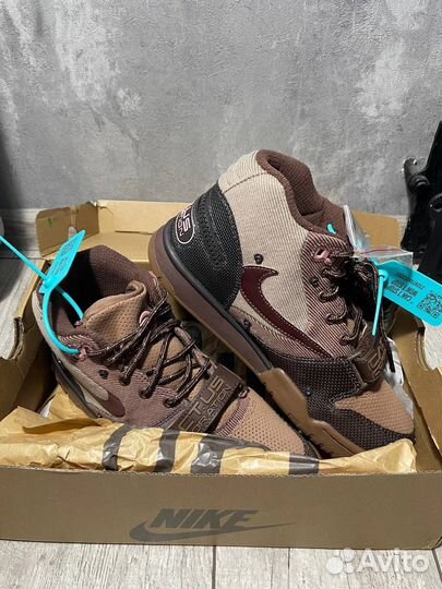 Кроссовки Nike x Travis Scott Air Trainer 1