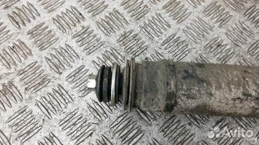 Амортизатор задней балки toyota avensis T27 (98S15